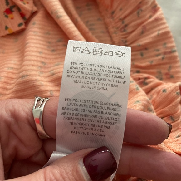 New Urban threads coral floral gathered bodice ruffled bottom dress in size 8 - Picture 6 of 9